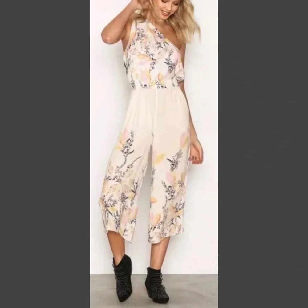 #1568 NWT Free People Island Time One Shoulde Jumpsuit cropped medium